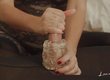 Массажистка подрочила член резиновой вагиной незнакомцу