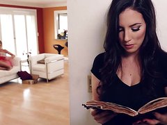 Ведьма навела порчу на подругу лесбиянку в порыве гнева